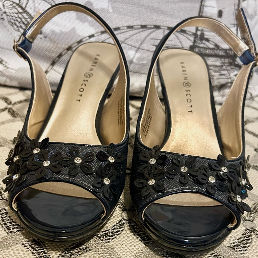 Karen Scott Heels.